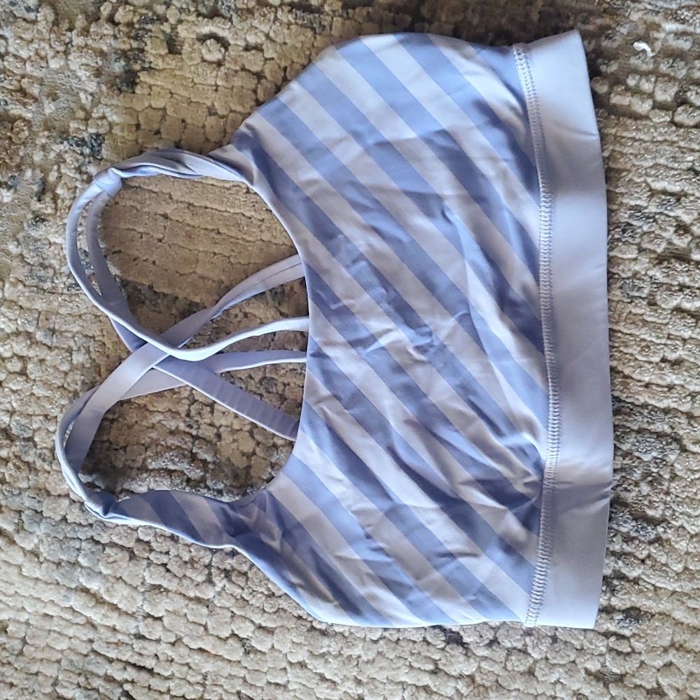 Lululemon energy bra size 4